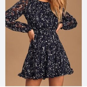 Women's Small Lulu's Chic Navy Floral Long Sleeve Dress